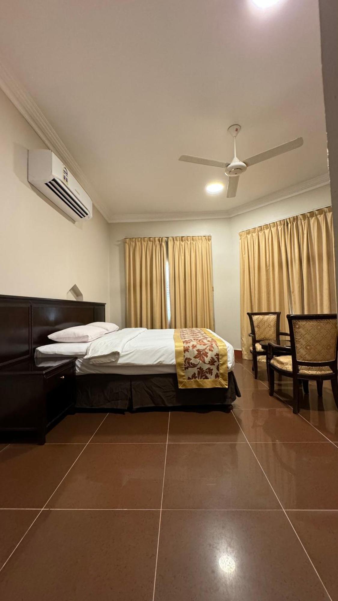 Gulf Crown Hotel Apartment Сиб Экстерьер фото