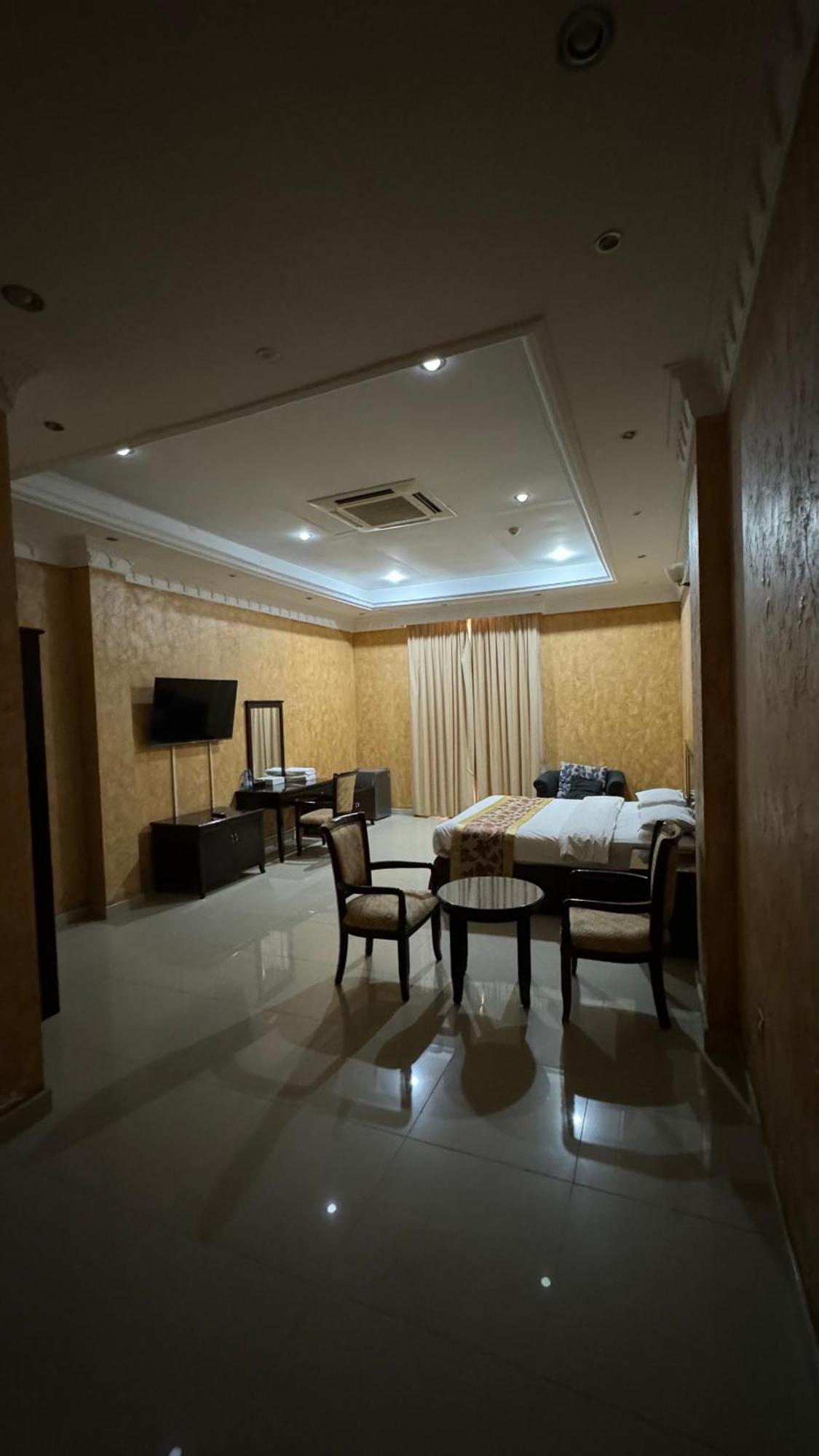 Gulf Crown Hotel Apartment Сиб Экстерьер фото